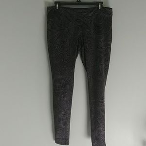 Mission leggings black and white patterned leggings